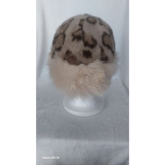 Get ready for winter with this Beige Brown Leopatrd Print Faux Fur - Picture 1 of 7